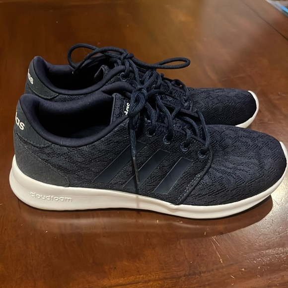 Navy blue Adidas cloudfoam memory sneakers - Picture 1 of 3